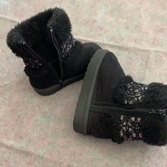 Cute Toddler Size 5 Winter Boots - Picture 3 of 5